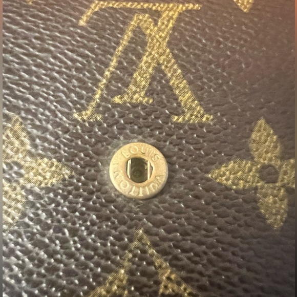 Louis Vuitton Elise Wallet - Picture 12 of 15